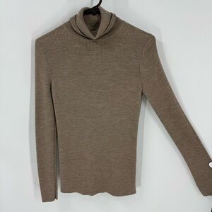 Uniqlo Women's Extra Fine Merino Ribbed Turtleneck Sweater. L